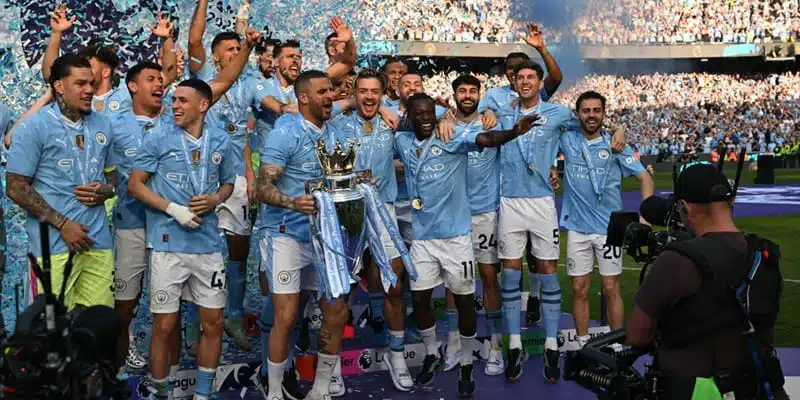 Man City đang là đội bóng ĐKVĐ giải Ngoại hạng Anh và vô địch 4 năm liên tiếp